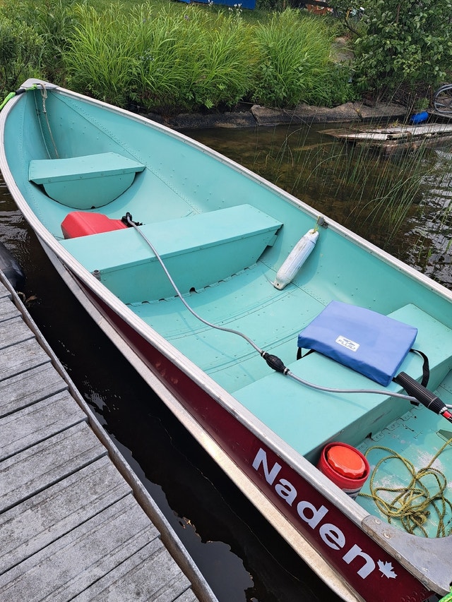 Boat motor and trailer Powerboats & Motorboats Sudbury Kijiji