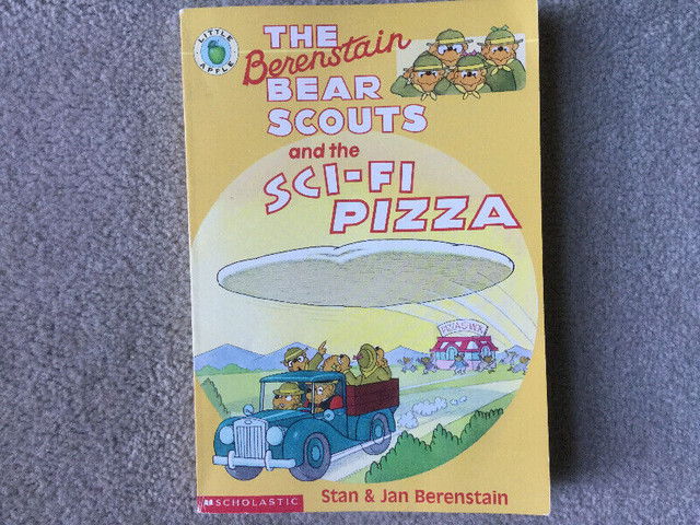 BRAND NEW - THE BERENSTAIN BEAR SCOUTS AND THE SCI-FI PIZZA in Toys & Games in Hamilton