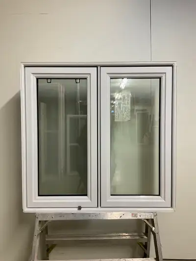 10726BH Fenêtre Battant HYBRIDE 2 sect 1 ouvr 37 1/2 x 36 1/2, View more