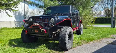 Wrangler sahara 3.6l manuel, pneu 35" ,lift 3.5", winch, plaque de protection en dessou,vien avec to...