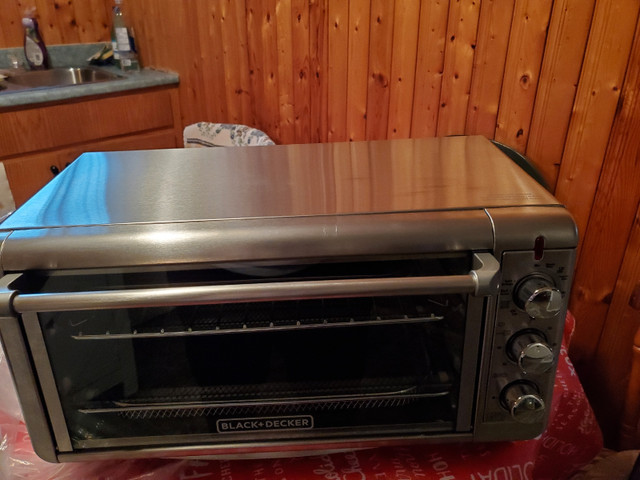 Black &amp; Decker Oven in Toasters & Toaster Ovens in Moncton
