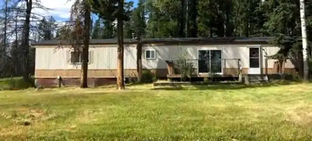 2-bedroom mobile home on farm - work for rent in Long Term Rentals in Calgary - Image 2