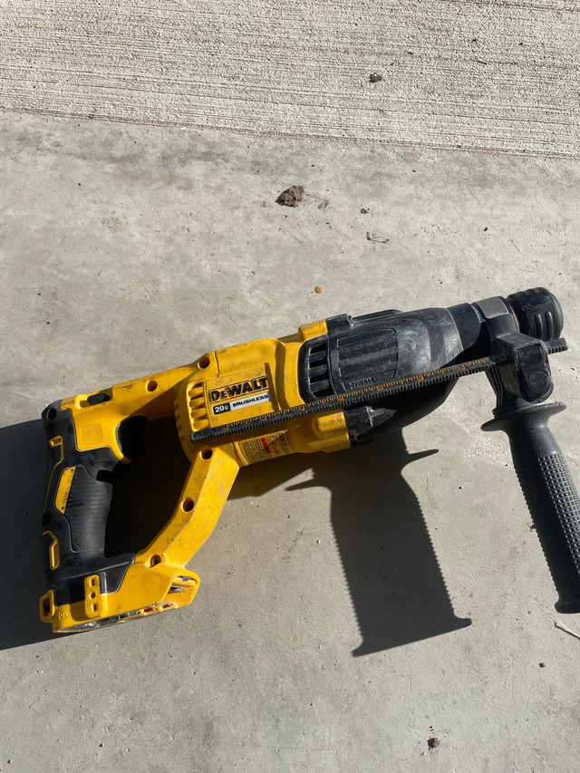 Dewalt 20v brushes 1” SDS plus rotary hammer drill in Power Tools in Woodstock - Image 2