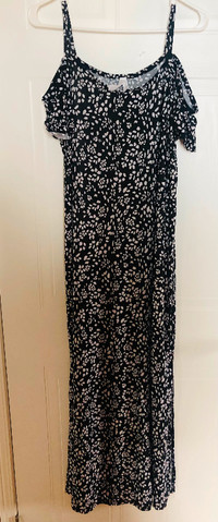 Maxi dress cold shoulder  black and white size XL