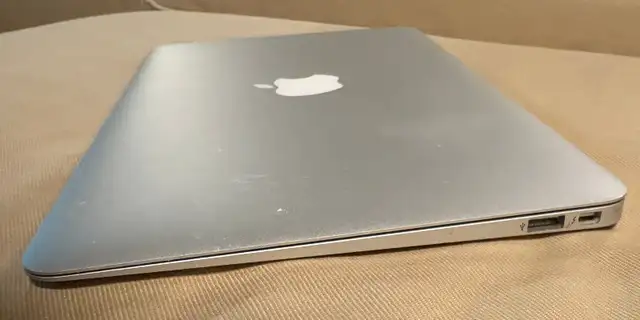 MacBook Air, Mid-2012, 11" in Laptops in Ottawa - Image 7