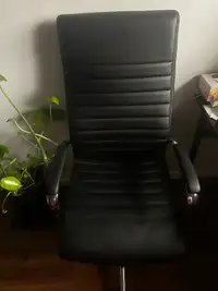 Black leather office desk chair