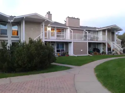 Description Welcome to your new home in the quiet neighborhood of Skyrattler! This bright, top-floor...