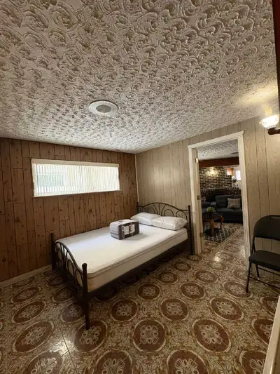 Magnifique 3 1/2 à louer au demi sous-sol d'une maison unifamiliale dans un secteur calme, propre et...