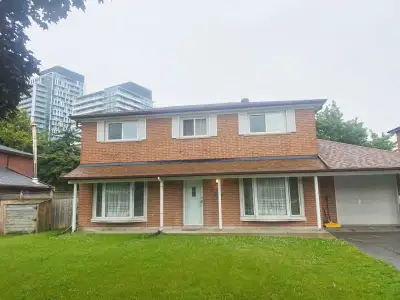 Spacious 4 bedroom, Fairview Mall house for rent
