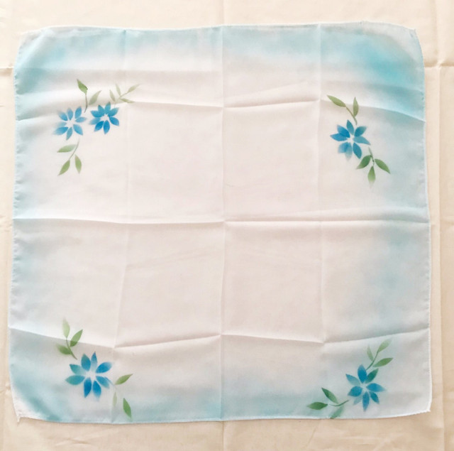 19" Scarf & Fragrance Wrap White Blue Floral Handkerchief in Hobbies & Crafts in City of Toronto - Image 3