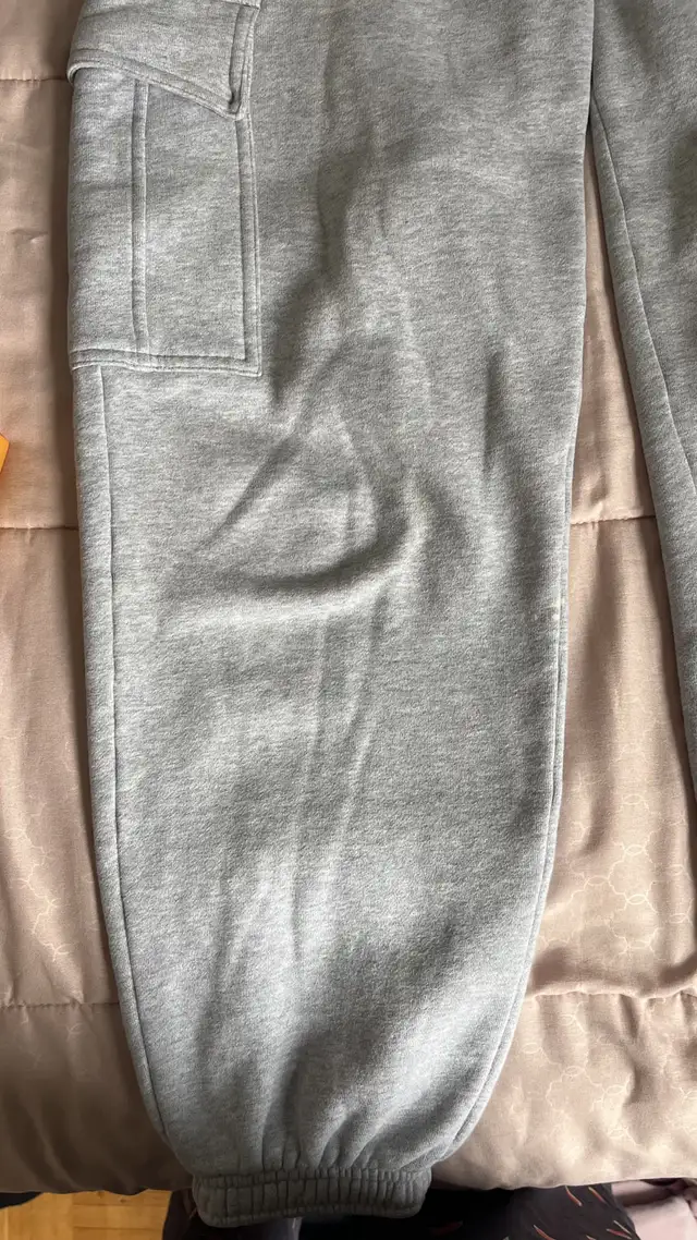 TNA Fleece Sweatpants/Sweatfleece in Women's - Bottoms in Mississauga / Peel Region - Image 7