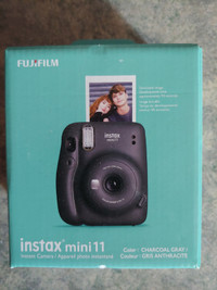 instax mini 11 Charcoal Gray NEW in Box