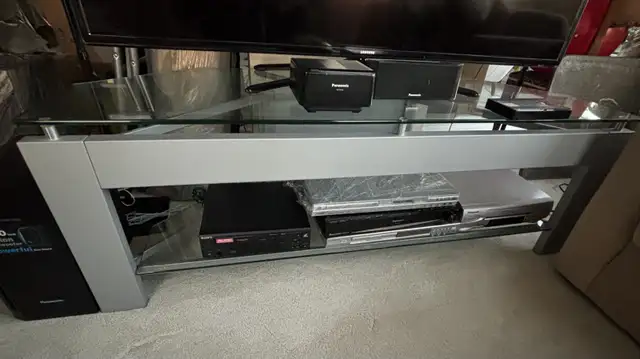 Glass TV Stand in TV Tables & Entertainment Units in Richmond - Image 2