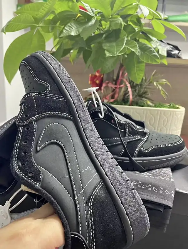 Jordan 1 Retro Low SP Travis Scott Black Phantom in Men's Shoes in City of Toronto - Image 4