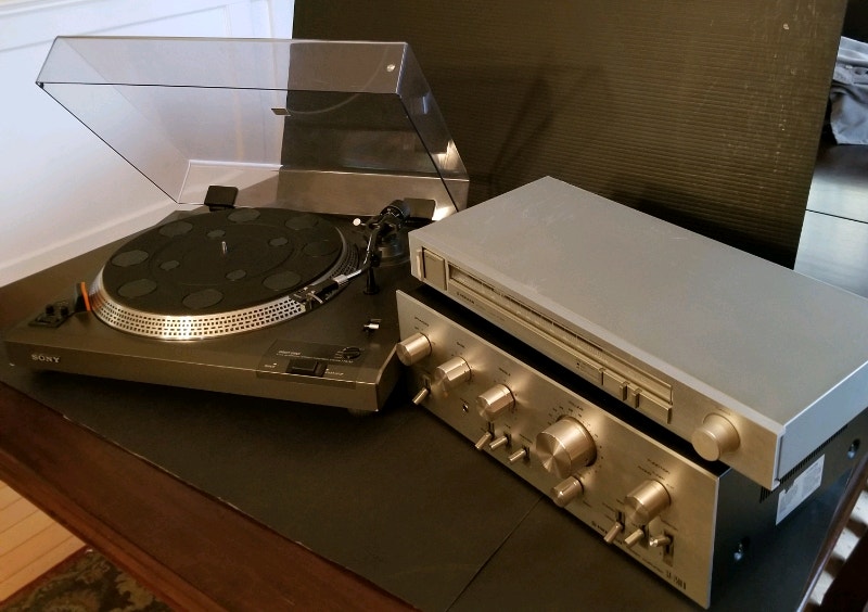 Système de son vintage Table tournante Amplificateur Radio Chaînes