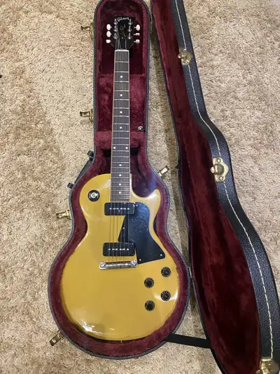2016 Gibson Les Paul Special. Excellent condition. P90s, mahogany body and neck, rosewood fingerboar...