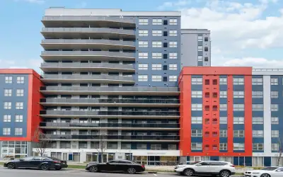 Your Search Is Over! Only $1050/Month Room for One FEMALE Tenant. In A Very Clean and Spacious 2-Bed...