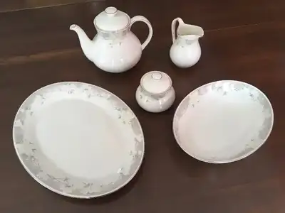 57 piece ﻿Royal Doulton “Kathleen” fine bone china dinner set, View more