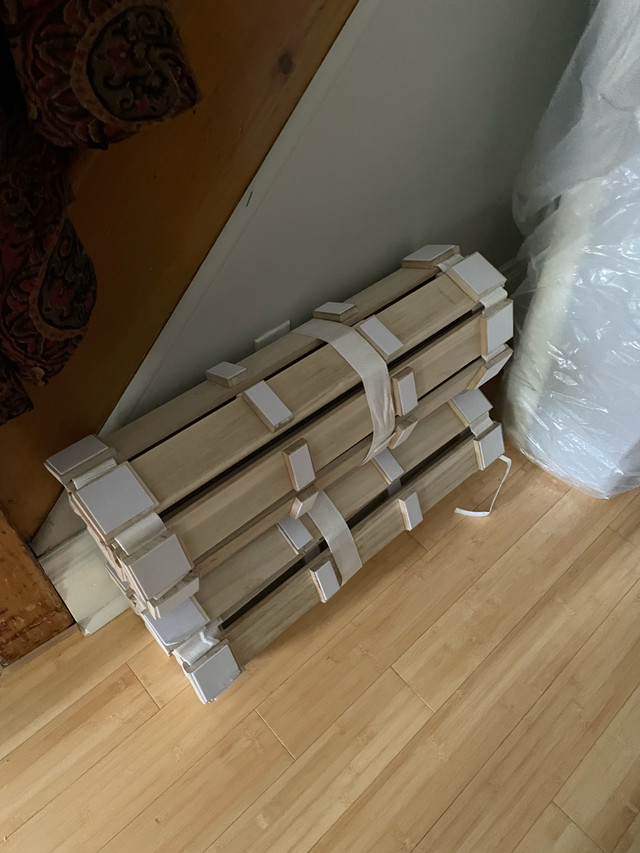 EMOOR Wood Roll-Type Bed Frame for Full mattress in Beds & Mattresses in City of Toronto