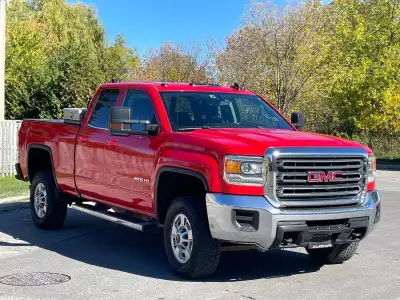 Selling my 2019 GMC Sierra 2500 HD with 6.0L gas engine. The truck has 200k km on it and is a clean...