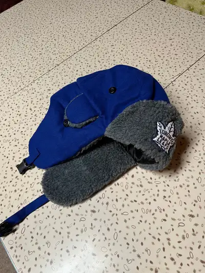 Toronto Maple Leafs winter hat Mitchell and Ness Brand New L XL, View more