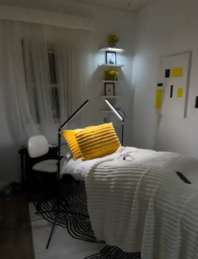 Room For rent for beauty professional Waxing - Eyebrows - Massage therapist etc Perfect opportunity...