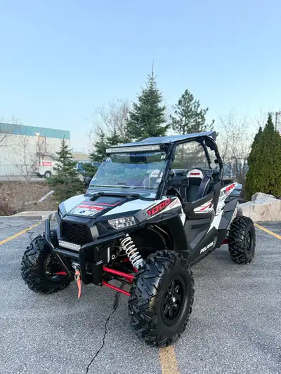 2014 Polaris RZR XP 1000 – Clean, Loaded, Only 2600 KM Selling my 2014 Polaris RZR XP 1000 in excell...