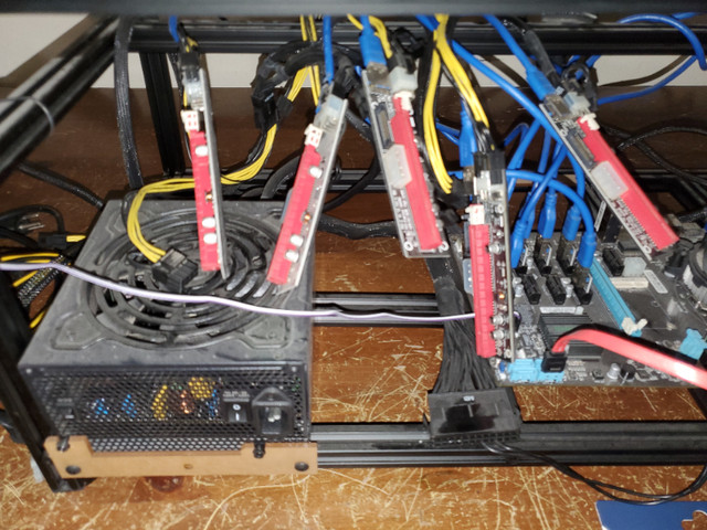 Bitcoin Mining Rig in Desktop Computers in City of Toronto - Image 2