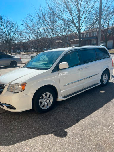 2011 Chrysler Town & Country Touring Model
