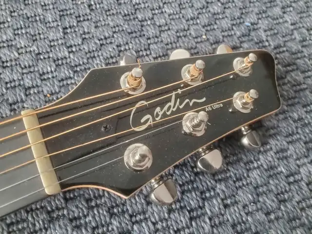Guitare Godin A6 Ultra acoustique électrique in Guitars in Québec City - Image 9