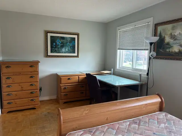 Clean quiet bright upper floor room. Eglinton and Credit Vi in Room Rentals & Roommates in Mississauga / Peel Region - Image 11