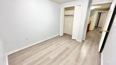 A townhouse nearby Fairview Mall located at 400 Wilson Ave Kitchener, 2 mins walk to bus &city train...