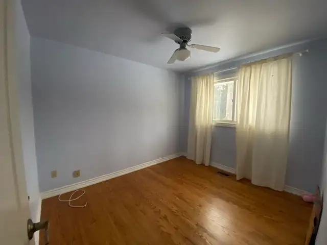 Room for rent in Oakville home