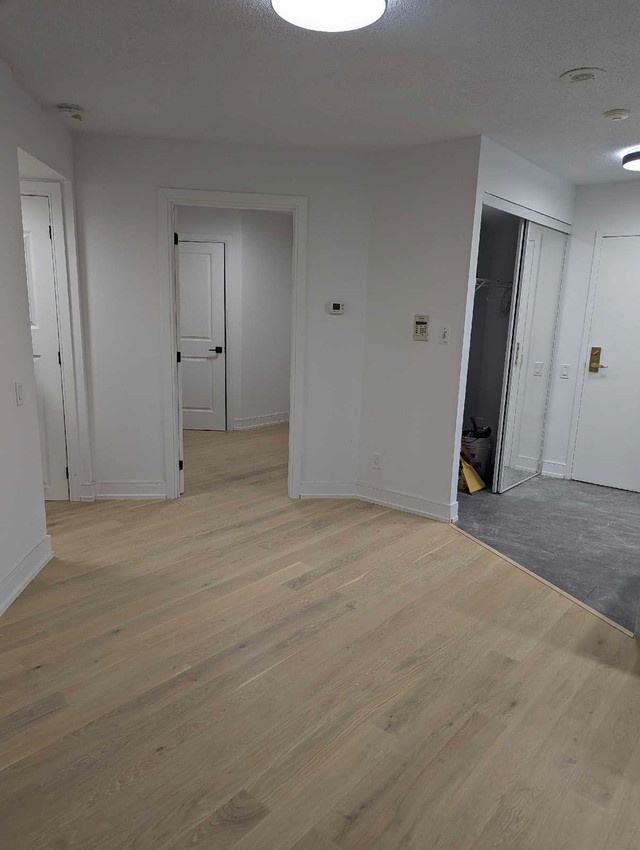 Newly Renovated 1 Bedroom + 1 Den in Long Term Rentals in City of Toronto - Image 2