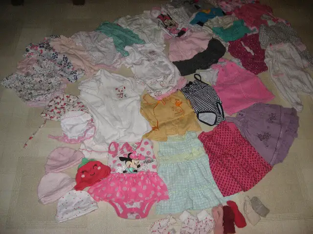 PRIX RÉDUIT - Lot de vêtements fille 3 à 6 mois in Clothing - 3-6 Months in Longueuil / South Shore - Image 2