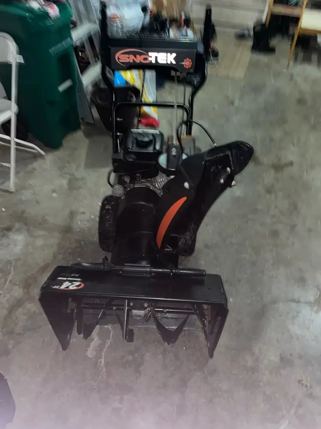 snowblower  in Snowblowers in Kitchener / Waterloo - Image 8