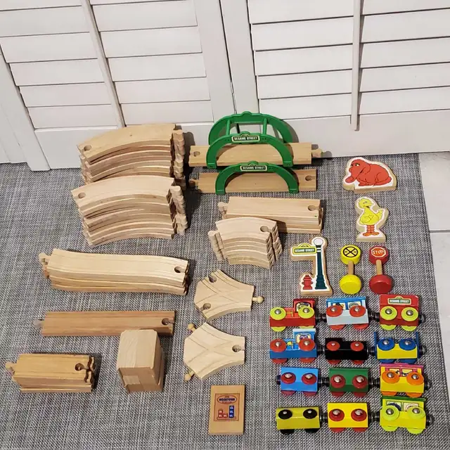 Vintage Sesame Street Wood Train Set with Extras in Toys & Games in Markham / York Region - Image 2