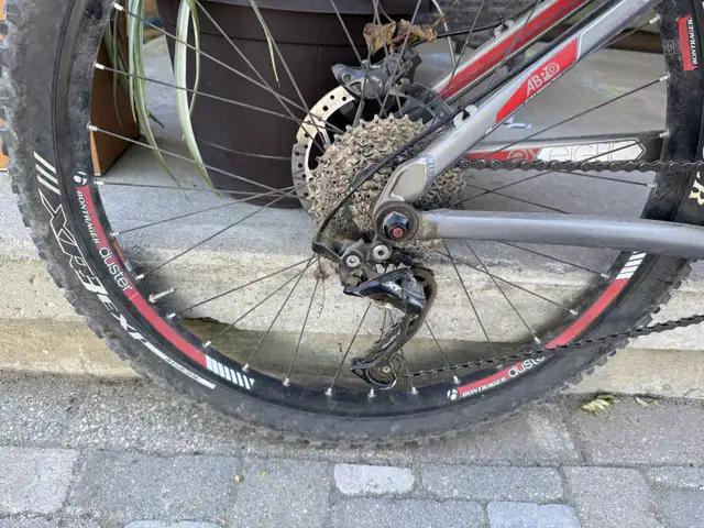 Trek Fuel Ex8 Mountain Bike in Mountain in Kitchener / Waterloo - Image 3