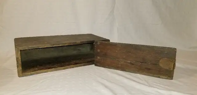 WW1 ammo box M1915 US Army oak brass for Vickers Colt 30 cal mg in Arts & Collectibles in Ottawa - Image 10