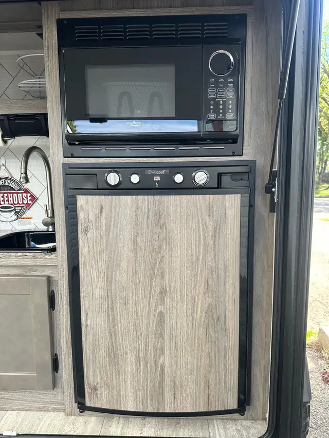 Travel Trailer, Sunray Sport, 109, 2025, New! in Travel Trailers & Campers in Prince George - Image 8