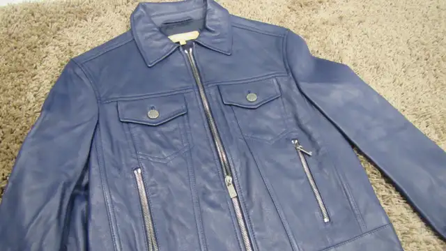 Size Medium Michael Kors Indigo Blue Leather Jacket in Women's - Tops & Outerwear in City of Toronto - Image 5