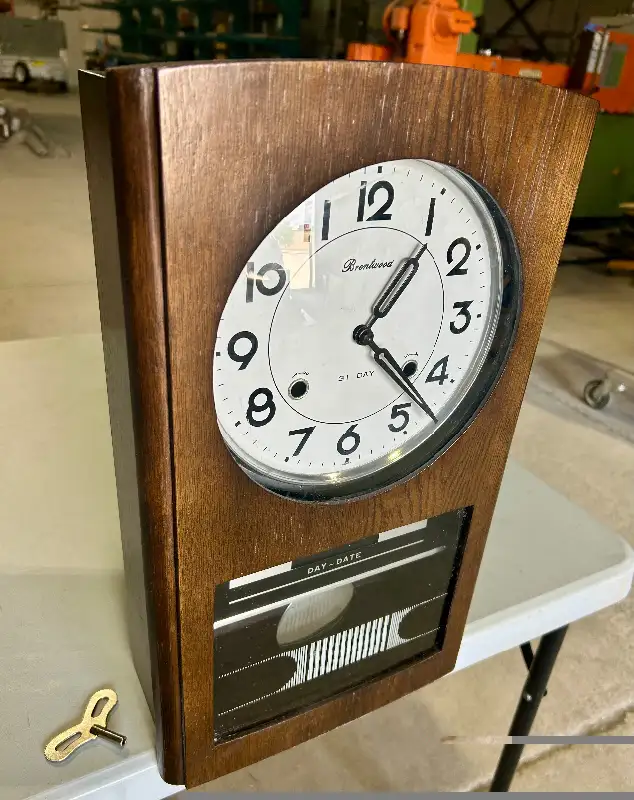 “Brentwood” 31 Day Wall Clock (w Pendulum & Key) in Home Décor & Accents in Mississauga / Peel Region - Image 8