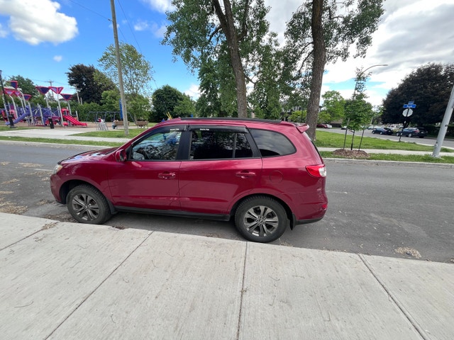 2012 Hyundai Santa Fe Limited AWD – Great Shape — photo 3