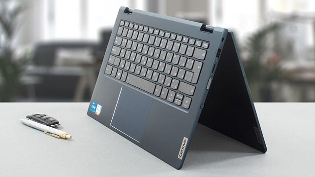 Lenovo ThinkBook 14s Yoga G2 12th Gen i7-1225U Laptop in Laptops in City of Toronto - Image 2