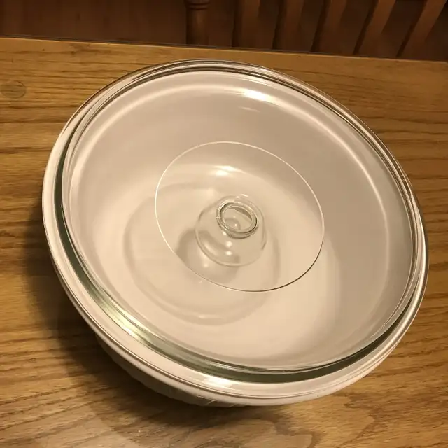 Corningware Callaway Green Ivy Casserole Dish in Kitchen & Dining Wares in Mississauga / Peel Region - Image 4