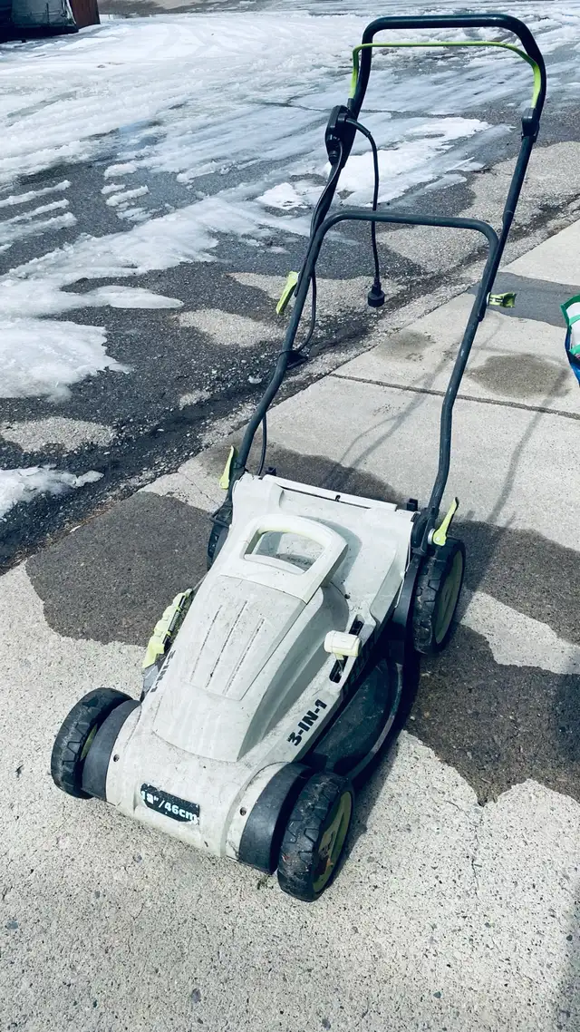 Electric Lawn Mover in Lawnmowers & Leaf Blowers in Calgary - Image 2