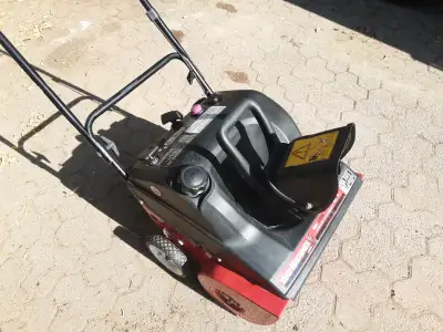 YARDMACHINES SNOWBLOWER, View more