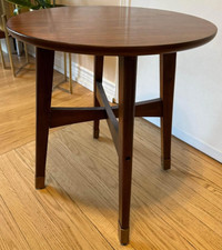 Avaleah End Table by Wade Logan