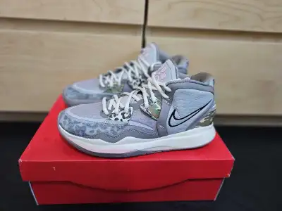 Nike Kyrie Infinity size 8, View more