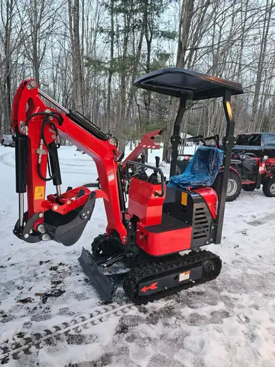 13.5HP Briggs&Stratton gas engine Operating weight 2650lbs Dig depth 5.5ft Swinging boom Expandable...